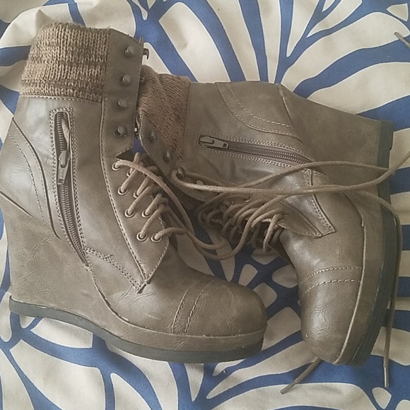 Wedge booties - Picture 3 of 3